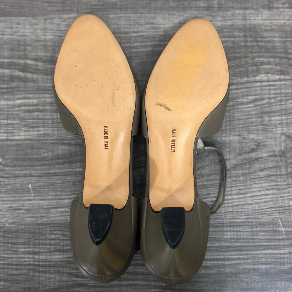 Ferragamo T-Strap Kitten Heels [S6331] - Picture 10 of 13